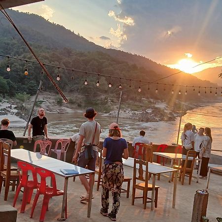 Muang Pakbèng Villa Mekong Guesthouse מראה חיצוני תמונה