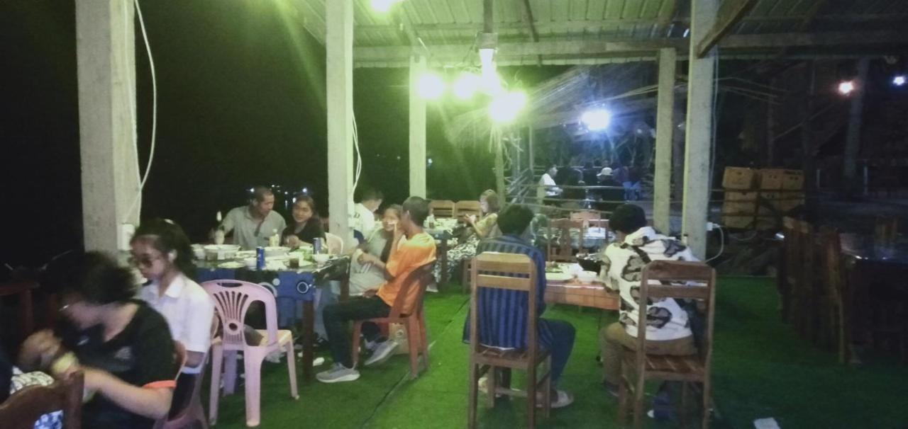 Muang Pakbèng Villa Mekong Guesthouse מראה חיצוני תמונה