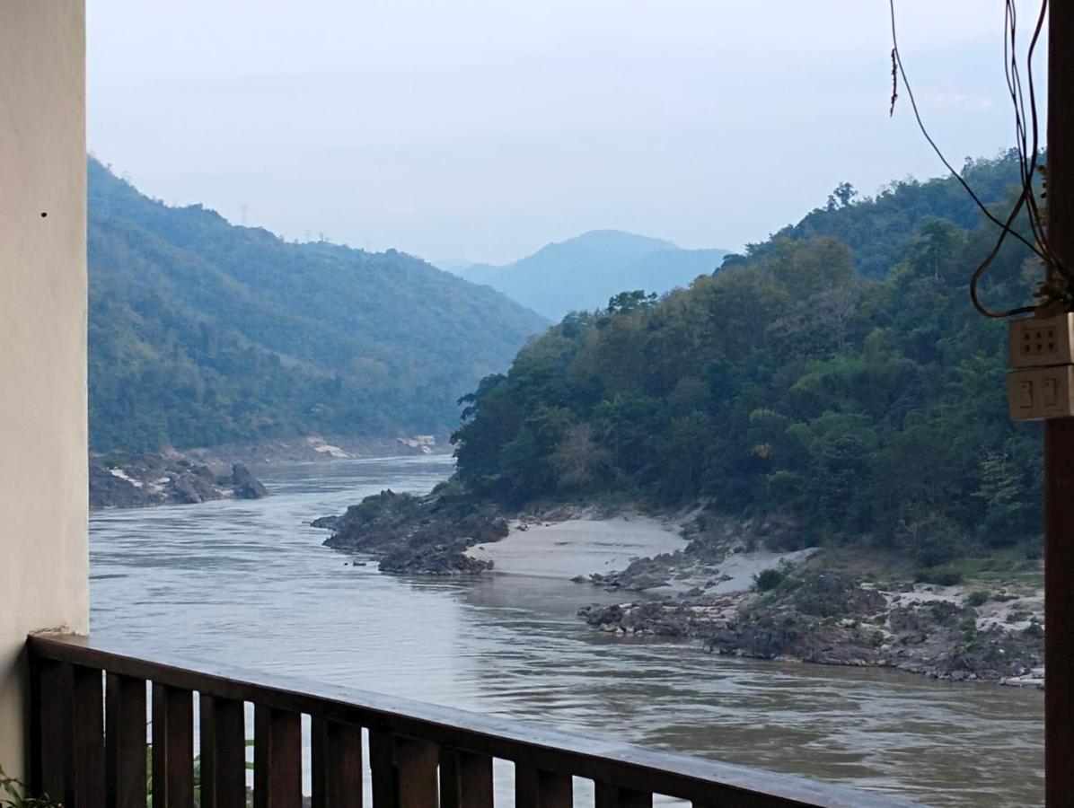 Muang Pakbèng Villa Mekong Guesthouse מראה חיצוני תמונה