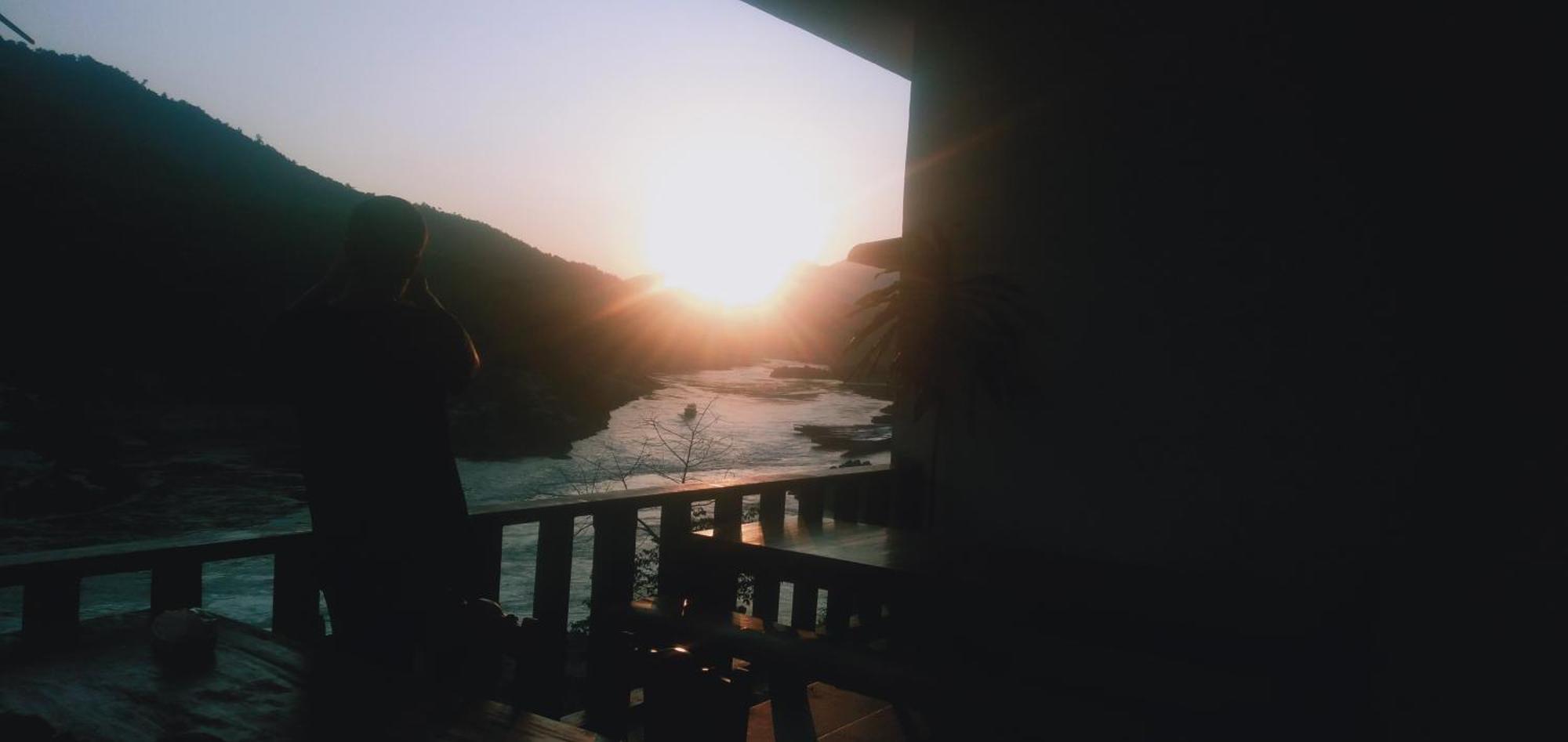 Muang Pakbèng Villa Mekong Guesthouse מראה חיצוני תמונה