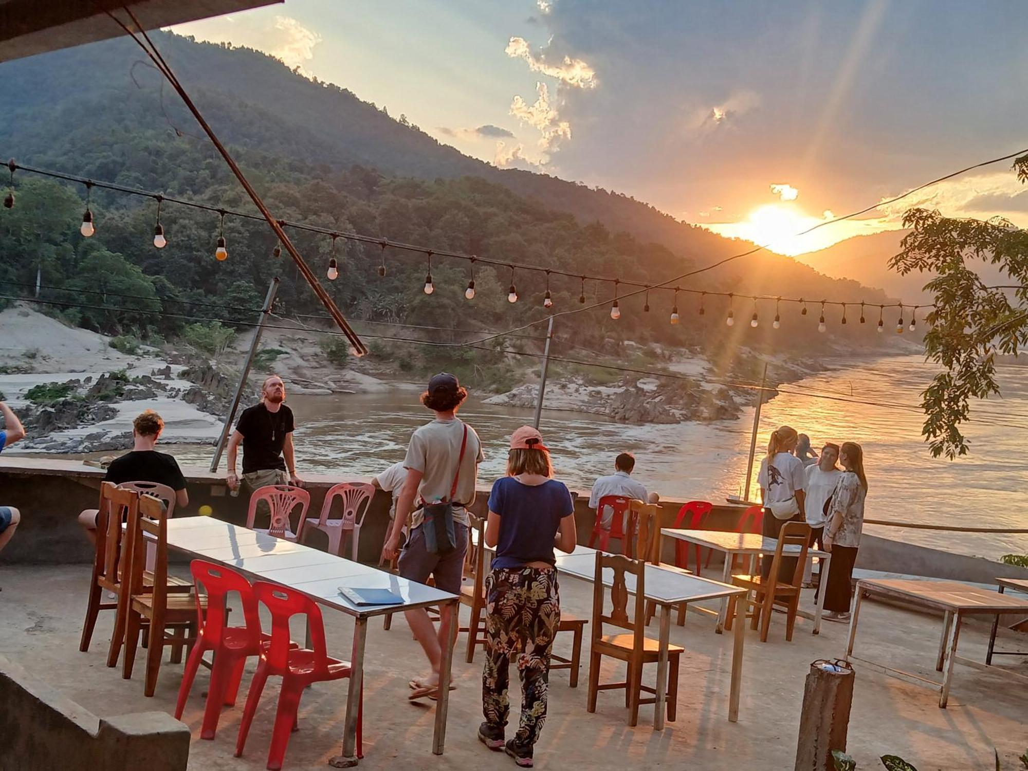 Muang Pakbèng Villa Mekong Guesthouse מראה חיצוני תמונה