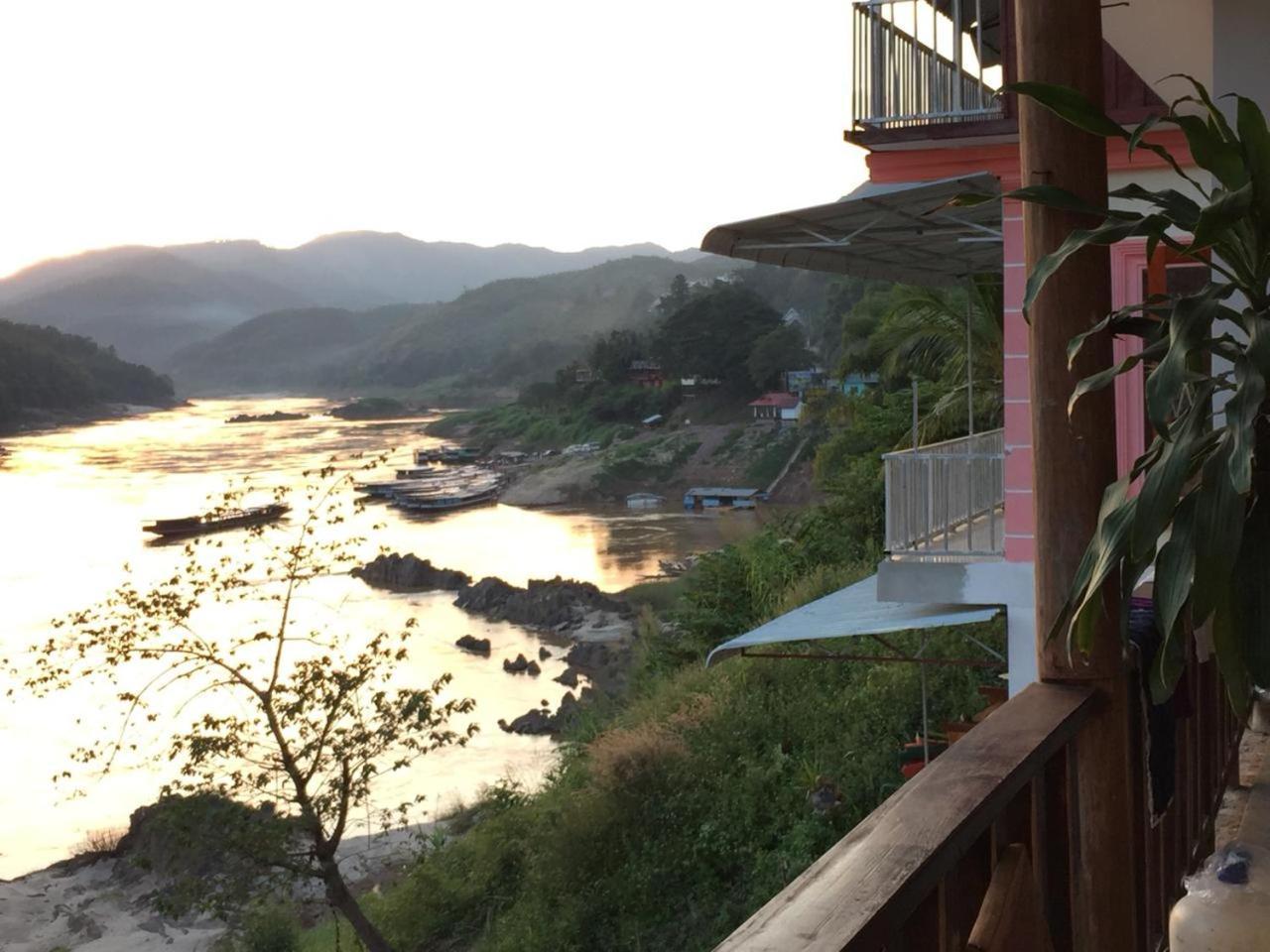 Muang Pakbèng Villa Mekong Guesthouse מראה חיצוני תמונה